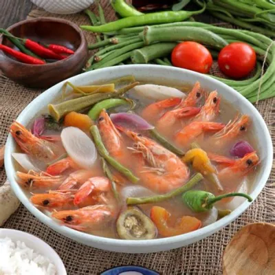  Sinigang na Hipon: Kirpeä ja Maitomainen Kalakeitto Gümböstä